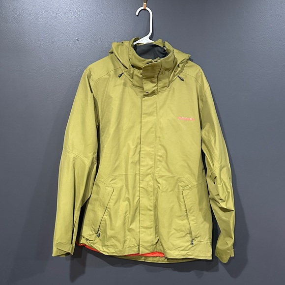 Patagonia Other - Patagonia Men's Green Raincoat